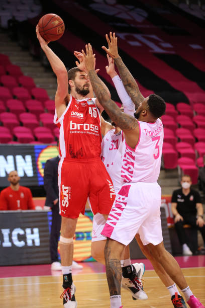 她在社交媒 她在社交媒