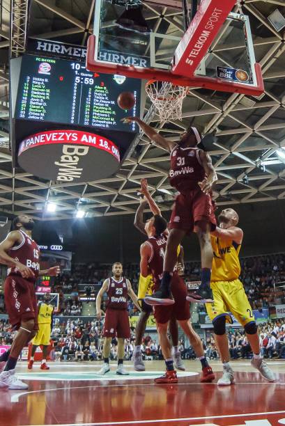 也让他在场 也让他在场